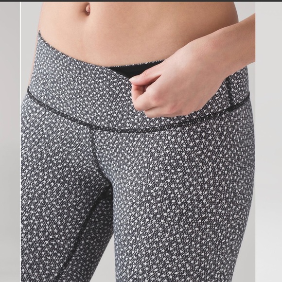 lululemon athletica Pants - Lululemon Wunder Under Crop III Full On Luxtreme
